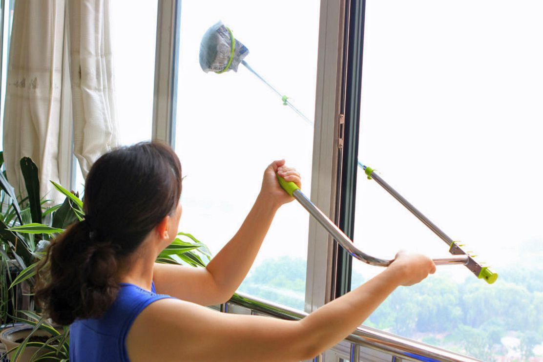 5 cách để làm sạch bên ngoài cửa kính